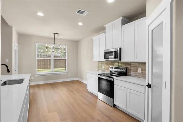 $359,990 | 607 Escovedo Drive, Italy, TX 76651