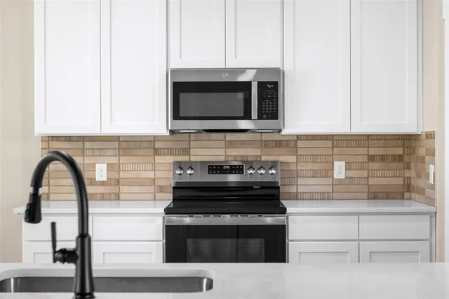 $359,990 | 607 Escovedo Drive, Italy, TX 76651