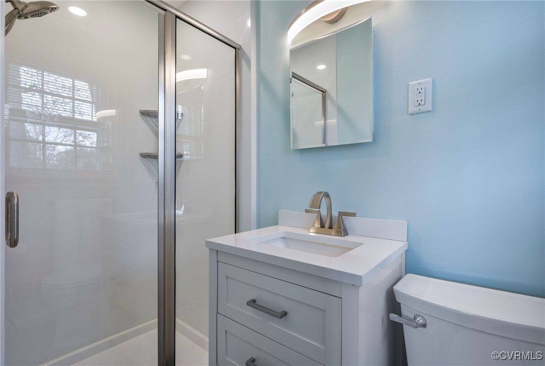 121 Swanage Road Chesterfield, VA 23236 - Photo 14 of 36 Primary bath