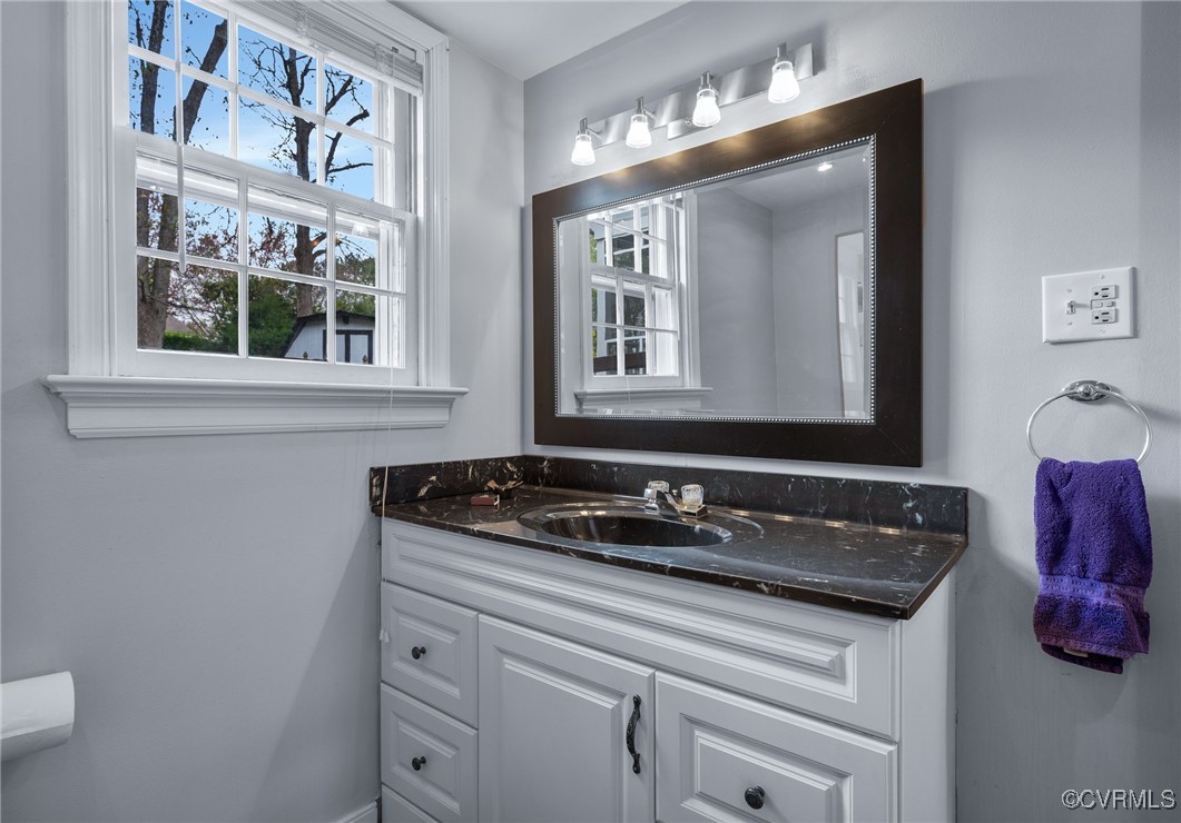 121 Swanage Road Chesterfield, VA 23236 - Photo 25 of 36 Half Bath located on same level as Family Room and