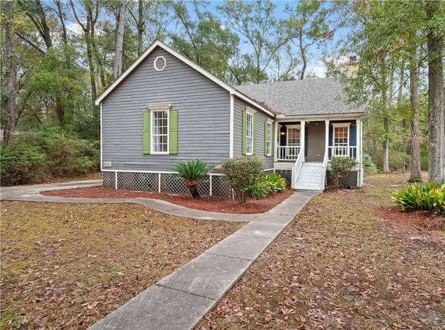 $305,000 | 1020 West 19th Avenue, Covington, LA 70433
