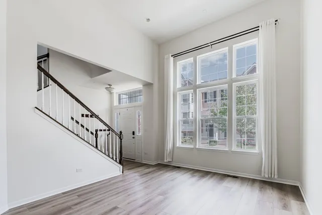 $395,000 | 4446 Monroe Court, Unit 4446, Naperville, IL 60564