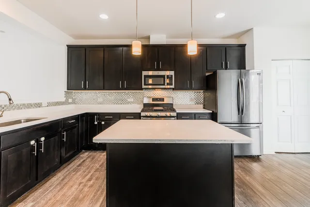 $395,000 | 4446 Monroe Court, Unit 4446, Naperville, IL 60564