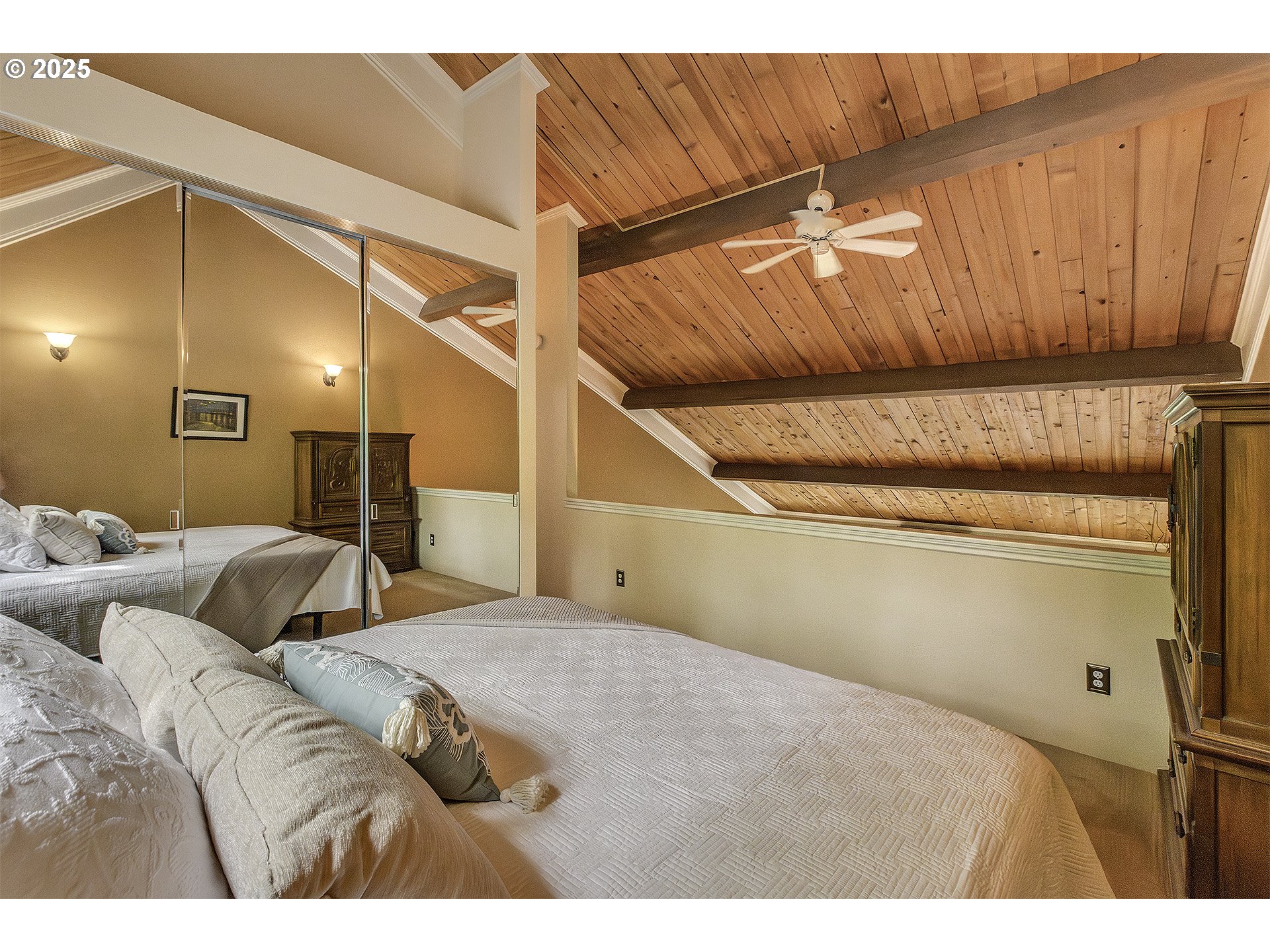 4 Touchstone, Unit 113 Lake Oswego, OR 97035 - Photo 16 of 32 a bedroom with a bed and a night stand