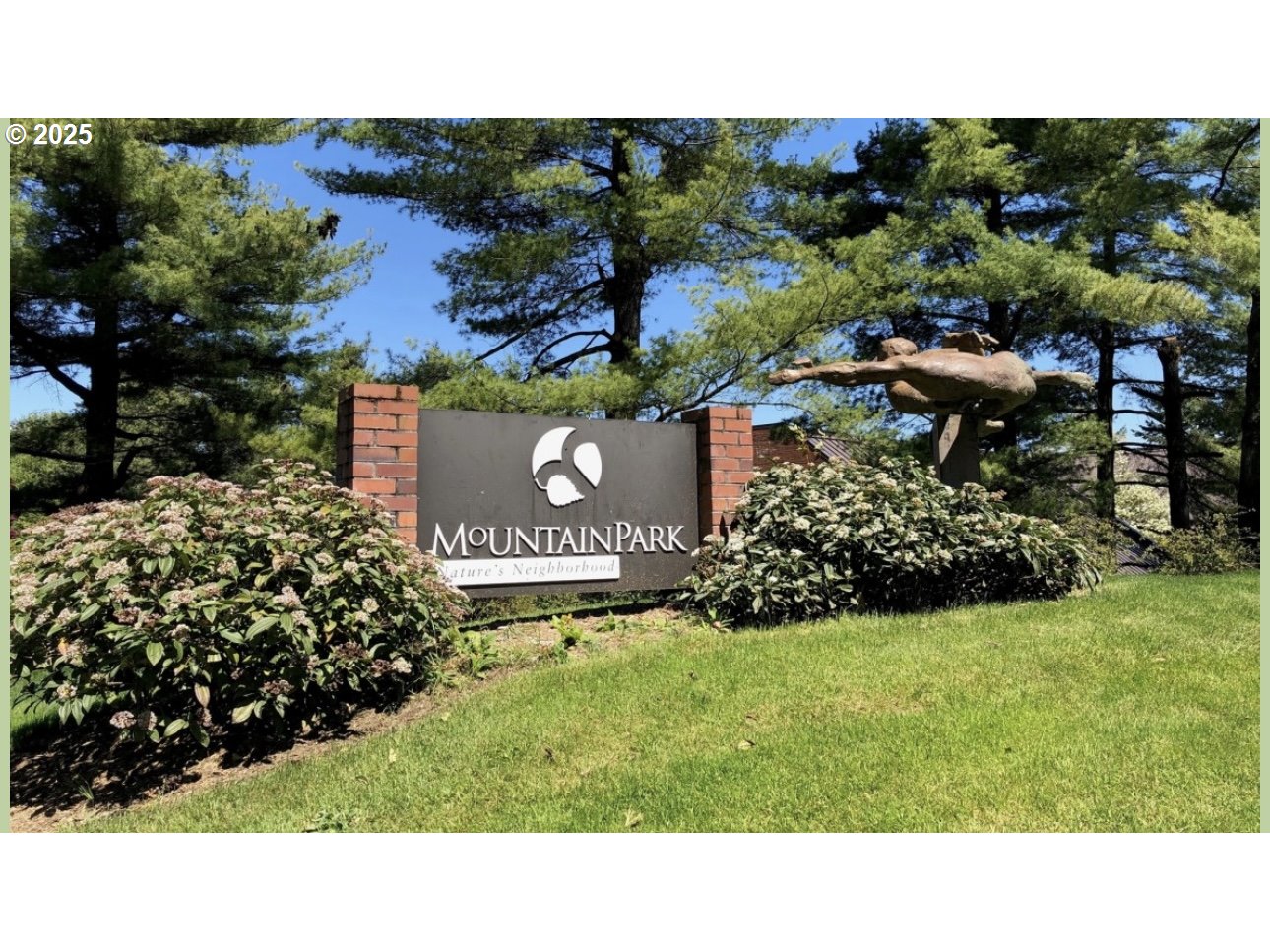 4 Touchstone, Unit 113 Lake Oswego, OR 97035 - Photo 29 of 32 a picture of a house with a yard