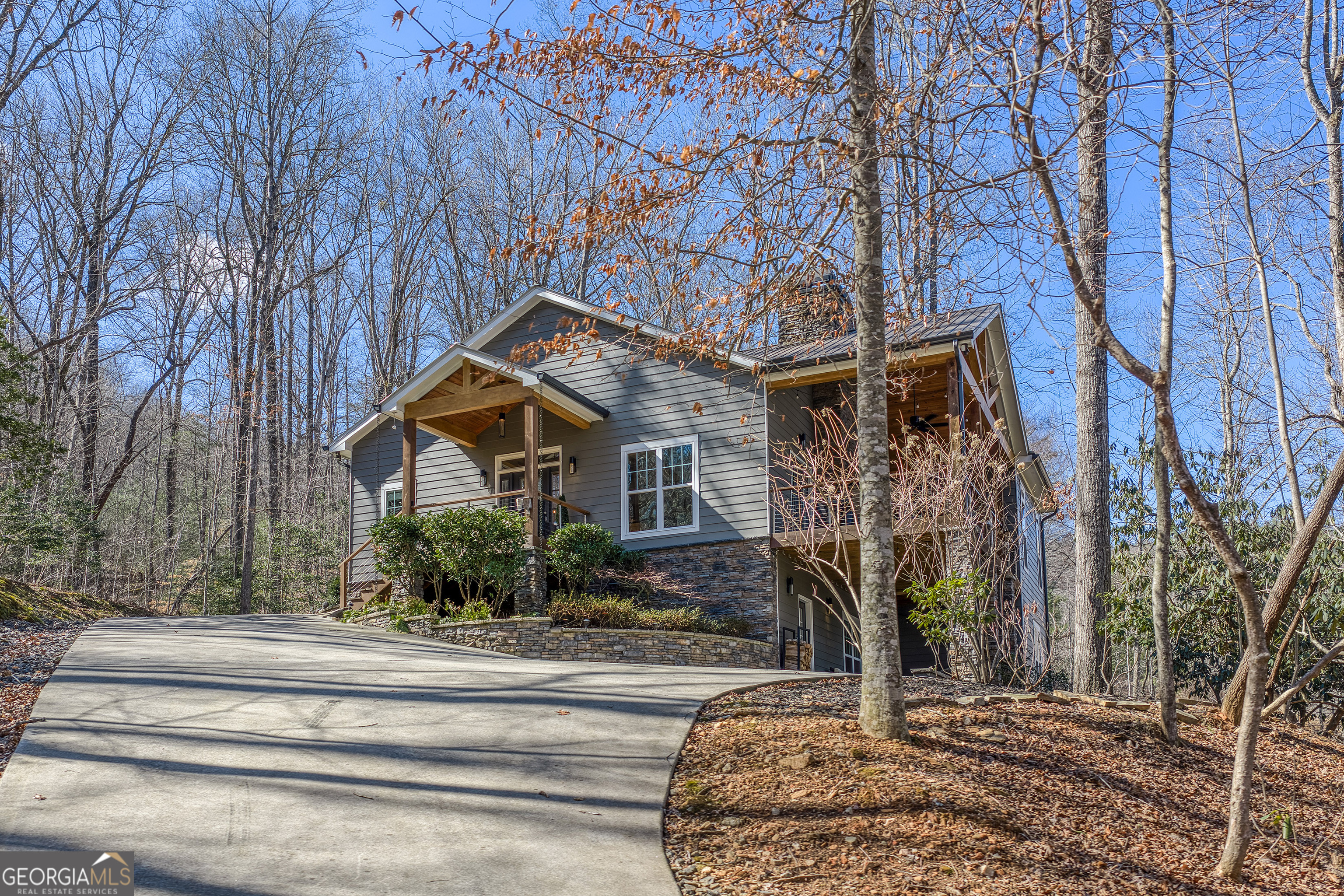 112 Springhill Lane Clarkesville, GA 30523 - Photo 77 of 79 a front view of a house with garden