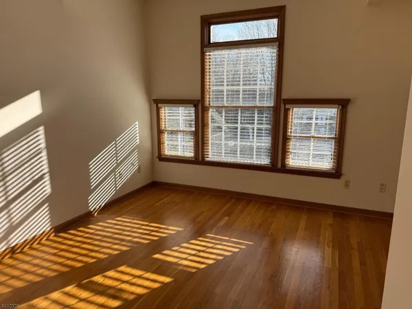 $2,950 | 35 Seminary Avenue, Unit 3, Chester, NJ 07930