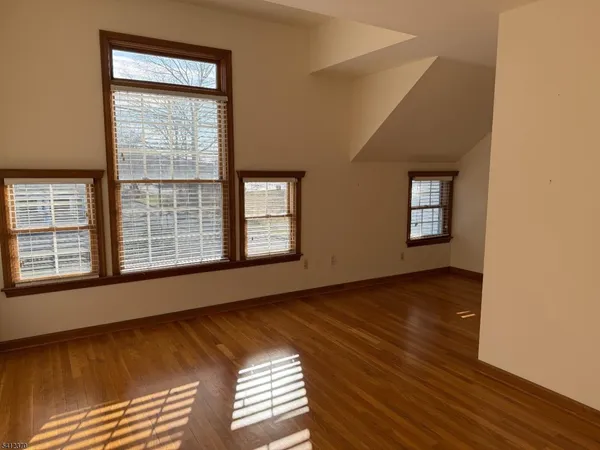 $2,950 | 35 Seminary Avenue, Unit 3, Chester, NJ 07930