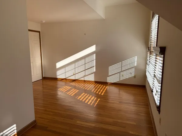 $2,950 | 35 Seminary Avenue, Unit 3, Chester, NJ 07930