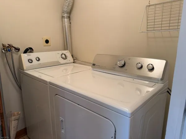$2,950 | 35 Seminary Avenue, Unit 3, Chester, NJ 07930