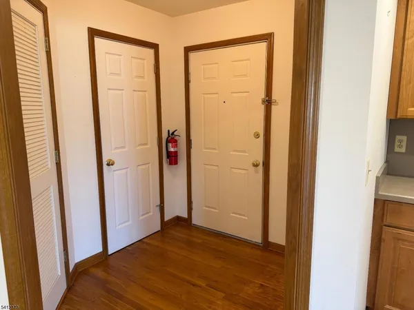 $2,950 | 35 Seminary Avenue, Unit 3, Chester, NJ 07930
