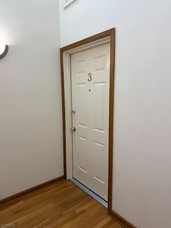 $2,950 | 35 Seminary Avenue, Unit 3, Chester, NJ 07930