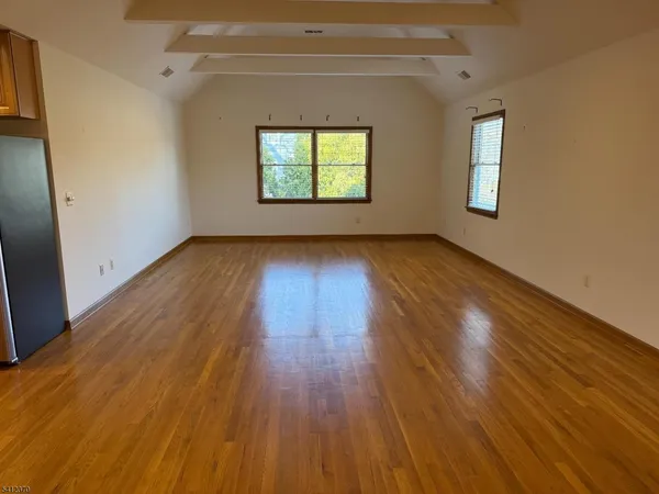 $2,950 | 35 Seminary Avenue, Unit 3, Chester, NJ 07930