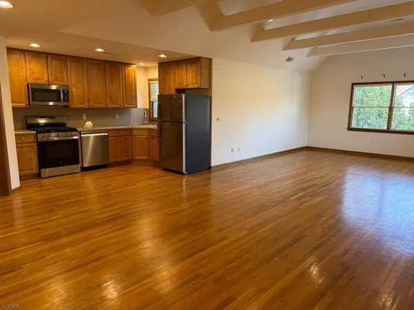 $2,950 | 35 Seminary Avenue, Unit 3, Chester, NJ 07930