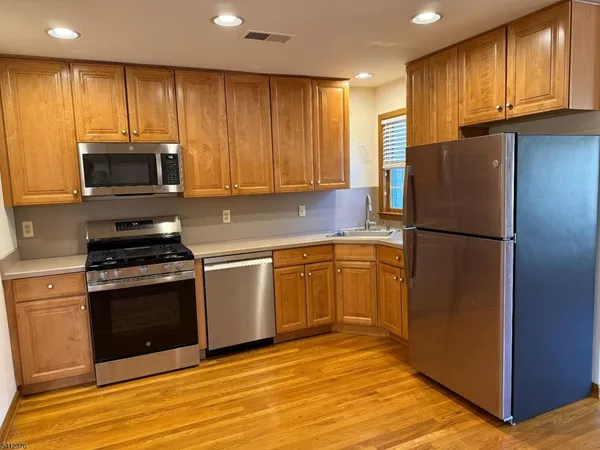 $2,950 | 35 Seminary Avenue, Unit 3, Chester, NJ 07930