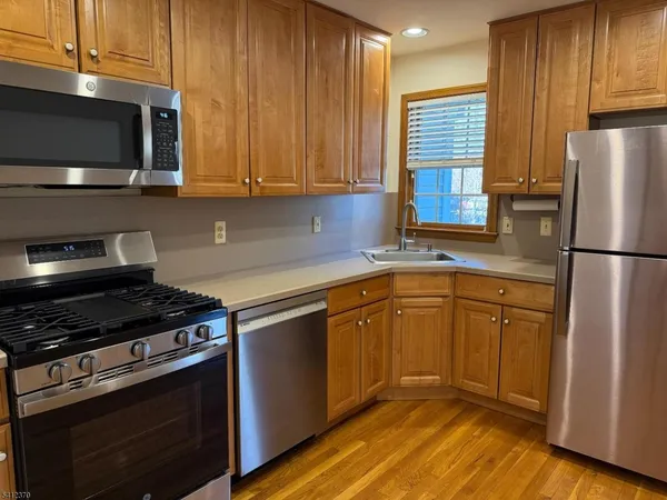 $2,950 | 35 Seminary Avenue, Unit 3, Chester, NJ 07930
