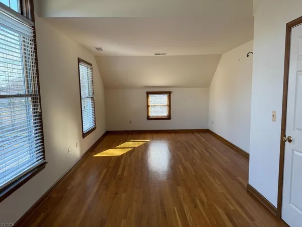 $2,950 | 35 Seminary Avenue, Unit 3, Chester, NJ 07930