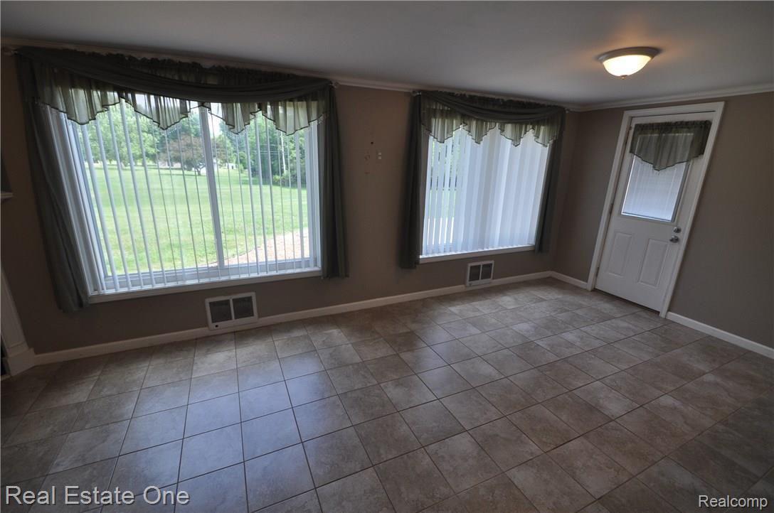 3301 Willet Avenue Rochester, MI 48309 - Photo 10 of 26 DSC_0384.JPG
