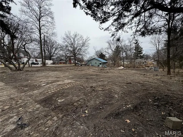 $60,000 | 323 West Phipps Street, La Plata, MO 63549