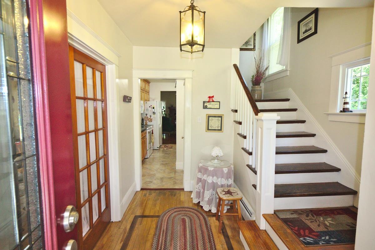 109 Barber Street Bennington, VT 05201 - Photo 4 of 40 Gallery Image 4