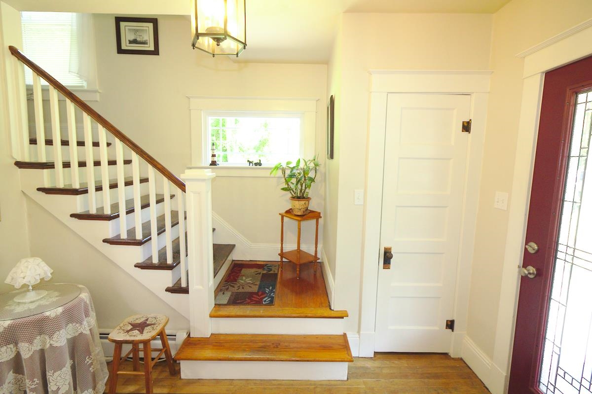 109 Barber Street Bennington, VT 05201 - Photo 5 of 40 Gallery Image 5