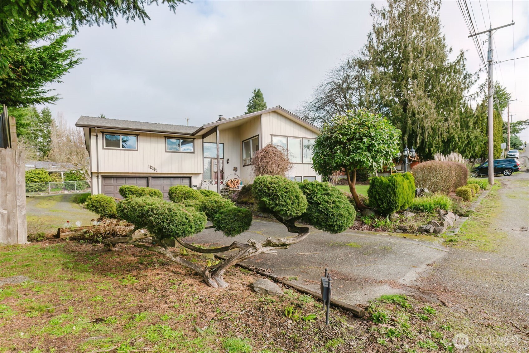 1412 Sheridan Road Bremerton, WA 98310 - Photo 1 of 35 Gallery Image 1