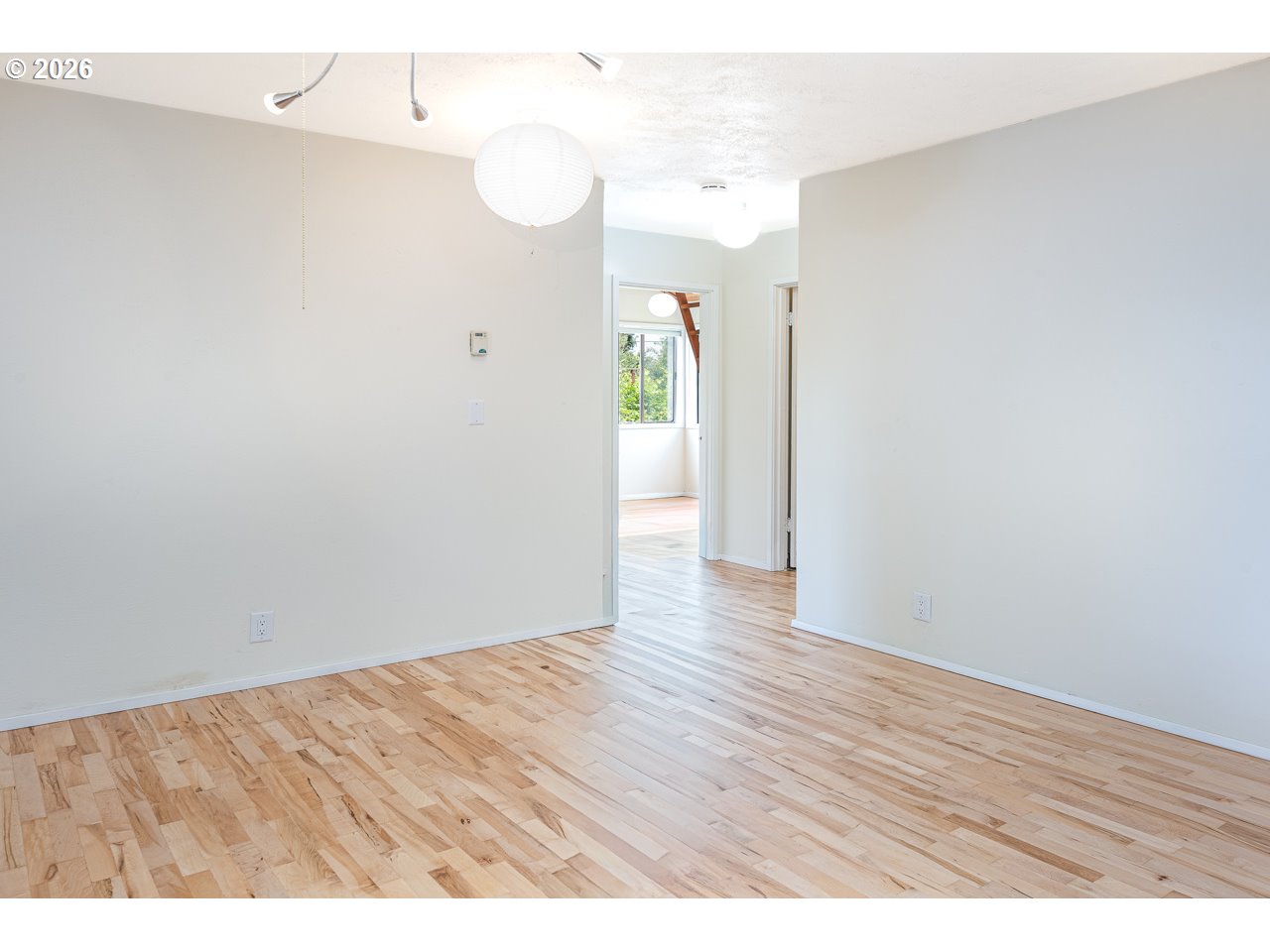 1404 Centennial Boulevard Springfield, OR 97477 - Photo 7 of 32 Living Room