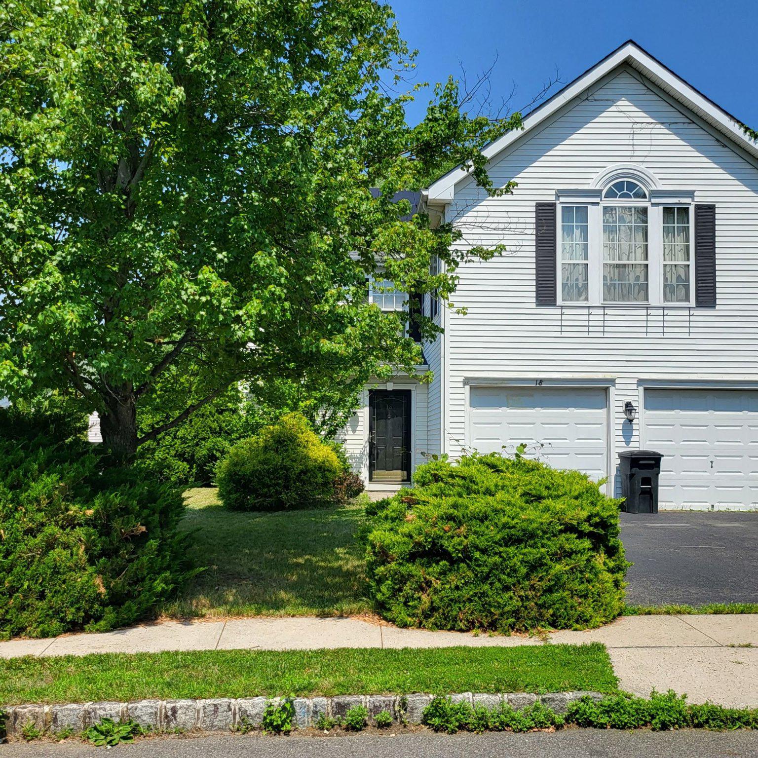 18 Hemingway Lane Columbus, NJ 08022 - Photo 1 of 27 Front