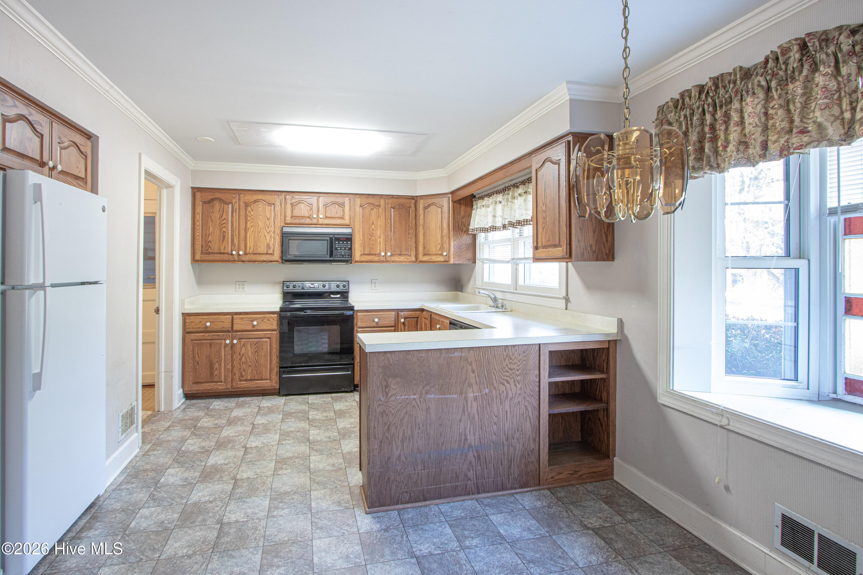 20 Fields Road Pinehurst, NC 28374 - Photo 9 of 17 Kitchen1