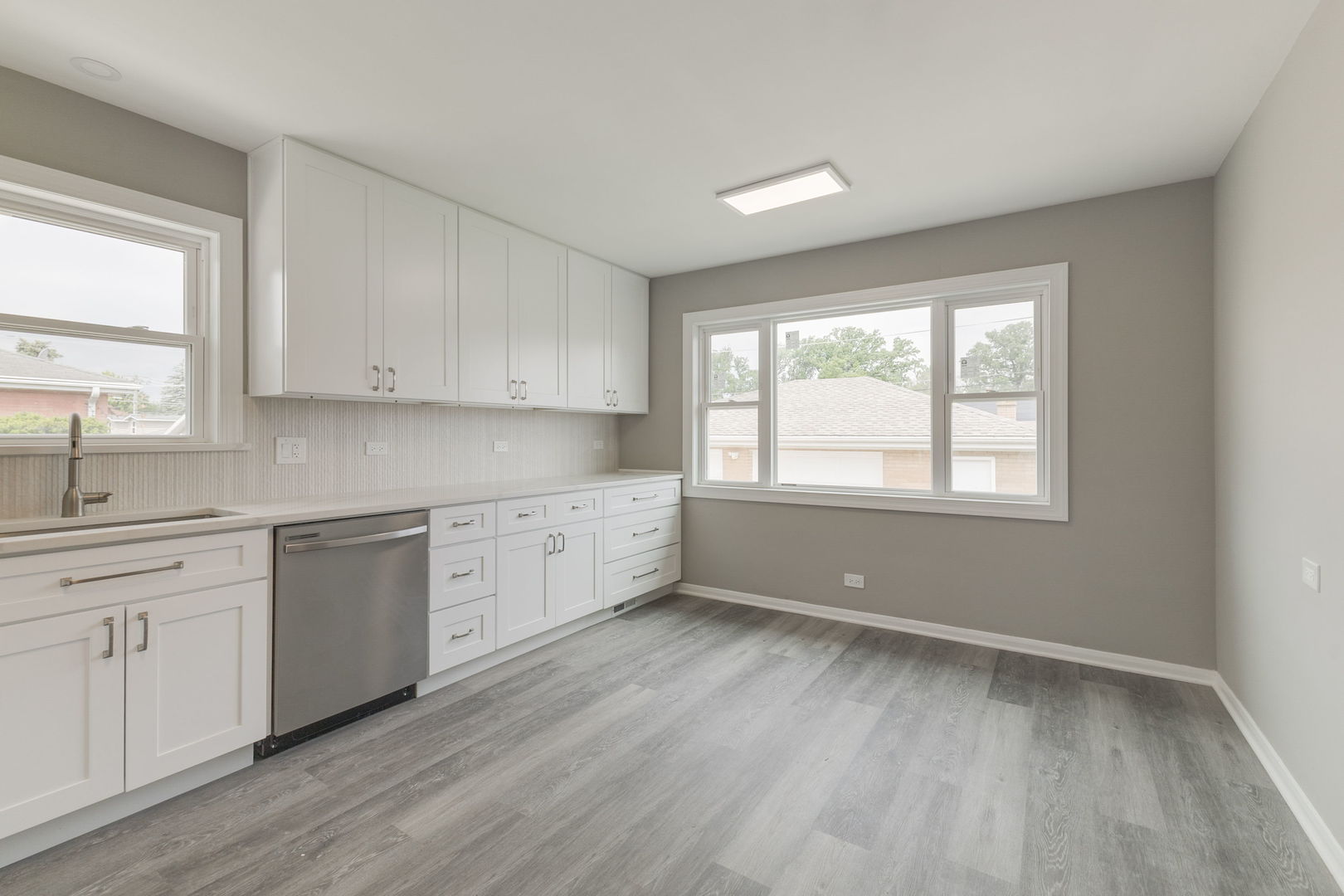 9120 West 26th Place Brookfield, IL 60513 - Photo 7 of 32