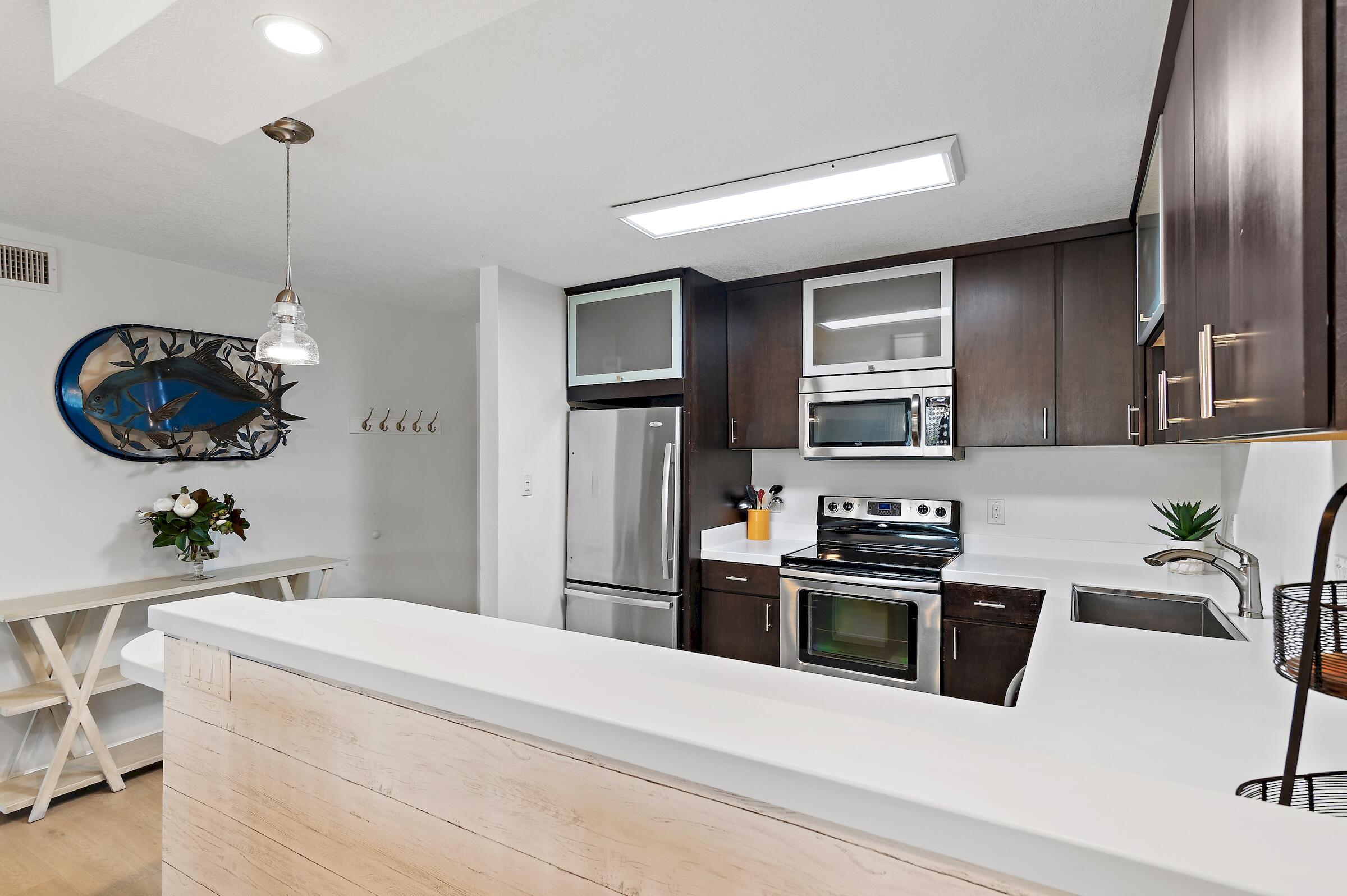 30 Moreno Point Road, Unit 203C Destin, FL 32541 - Photo 12 of 42 Modern Kitchen