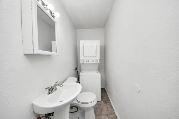 $1,500 | 716 Hargest Street, Unit B, Prairie View, TX 77445