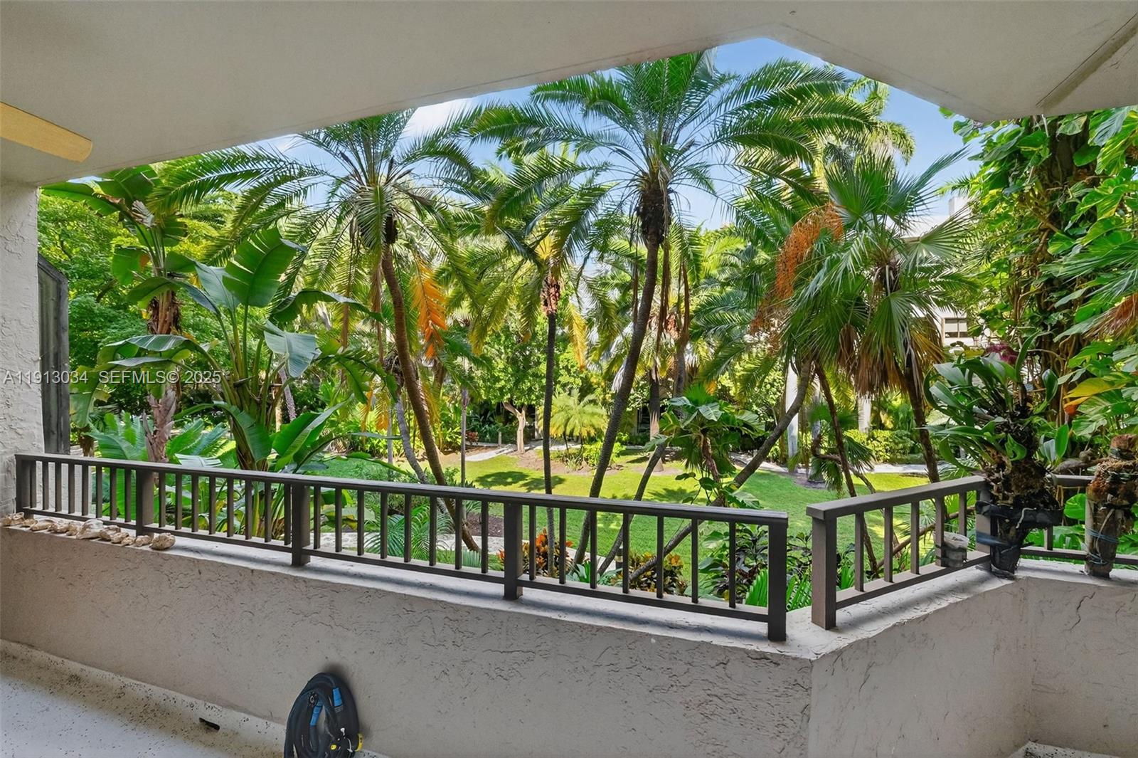 181 Crandon Boulevard, Unit 106 Key Biscayne, FL 33149 - Photo 41 of 48