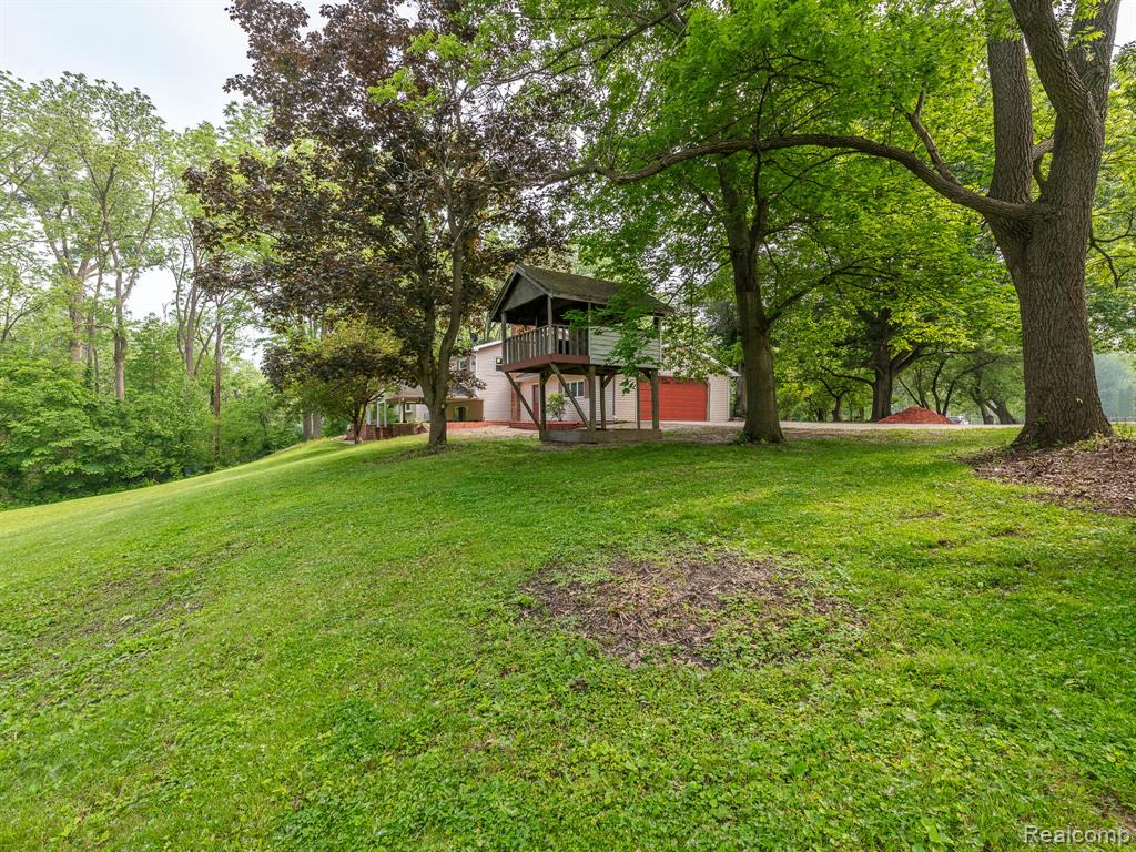 22191 Bell Road New Boston, MI 48164 - Photo 37 of 56