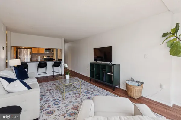 $319,900 | 241 South 6th Street, Unit 311A, Philadelphia, PA 19106