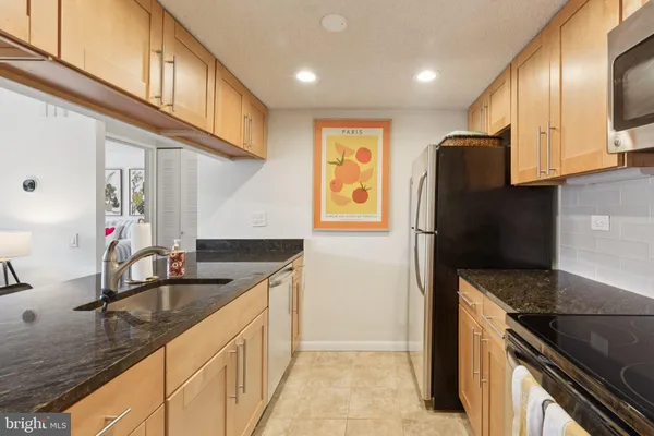$319,900 | 241 South 6th Street, Unit 311A, Philadelphia, PA 19106