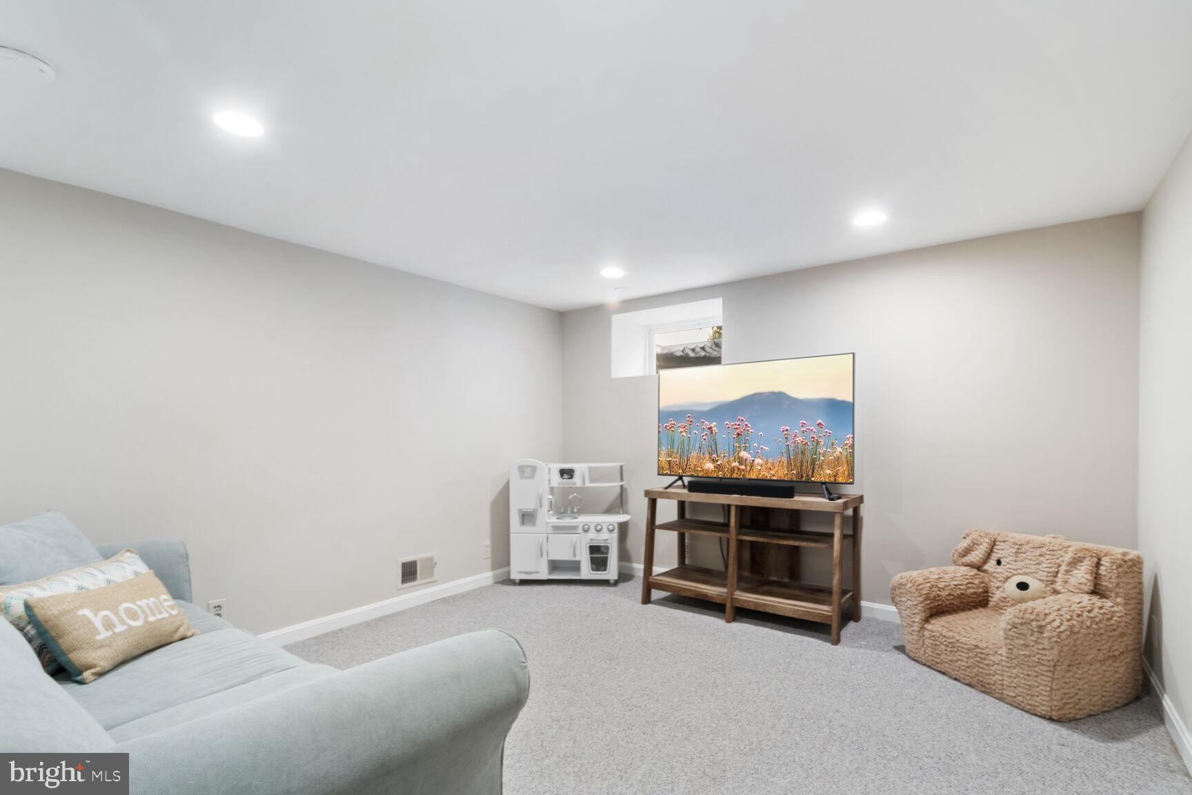 9610 Clearview Place Silver Spring, MD 20901 - Photo 21 of 34