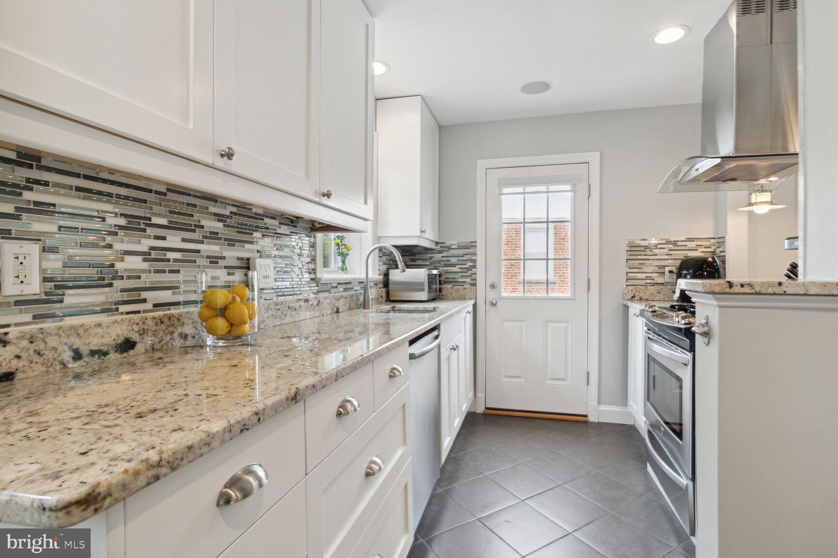 9610 Clearview Place Silver Spring, MD 20901 - Photo 8 of 34