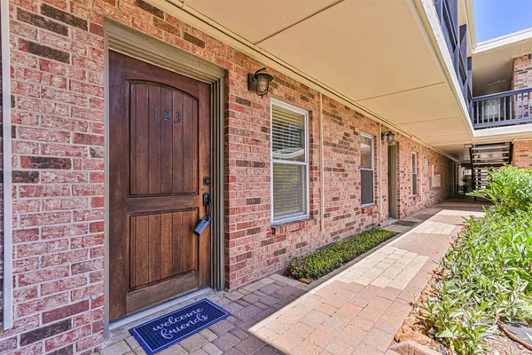 $214,000 | 402 Postoffice Street, Unit 123, Galveston, TX 77550