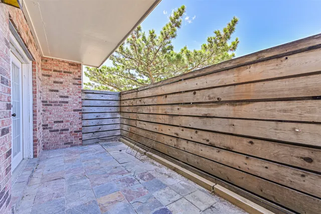 $229,000 | 402 Postoffice Street, Unit 123, Galveston, TX 77550