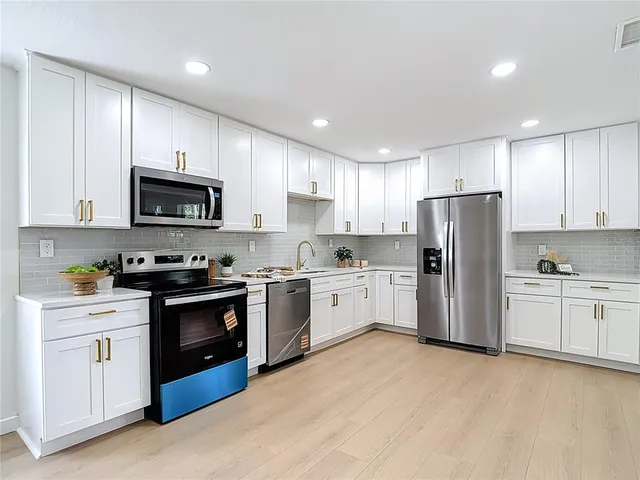 $474,900 | 2402 East 148th Avenue, Lutz, FL 33549