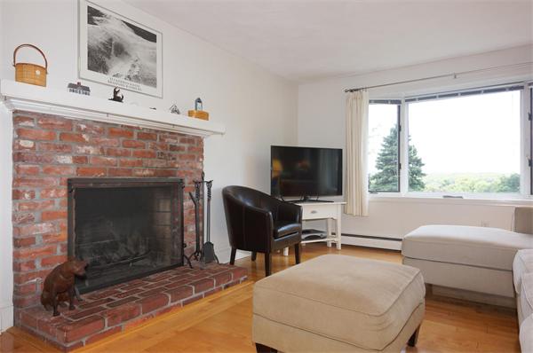 32 Lexington Road Shrewsbury, MA 01545 - Photo 9 of 29 Gallery Image 9