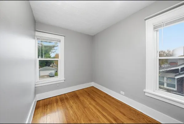 $1,700 | 18335 Sherman Street, Unit 3, Lansing, IL 60438