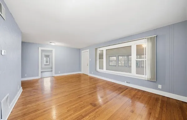 $1,700 | 18335 Sherman Street, Unit 3, Lansing, IL 60438