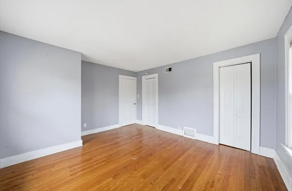 $1,700 | 18335 Sherman Street, Unit 3, Lansing, IL 60438