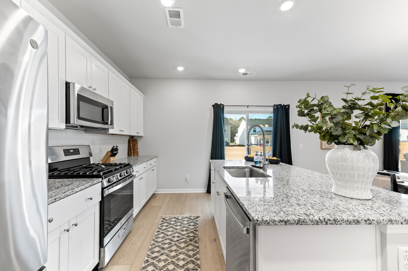 142 Post Mill Drive Summerville, SC 29485 - Photo 13 of 32 142 Post Mill Dr 13 of 32