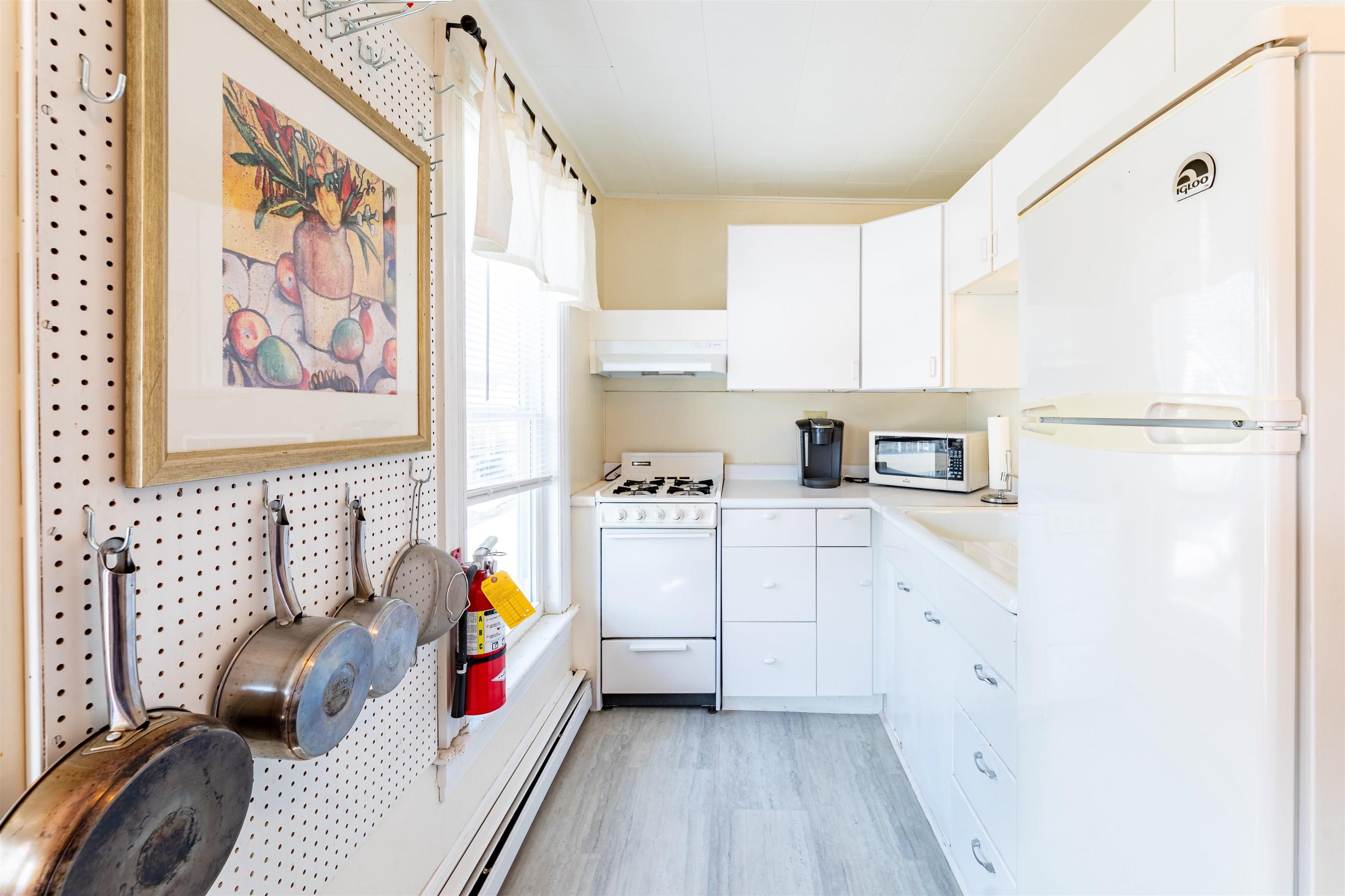 64 State Street Windsor, VT 05089 - Photo 8 of 40