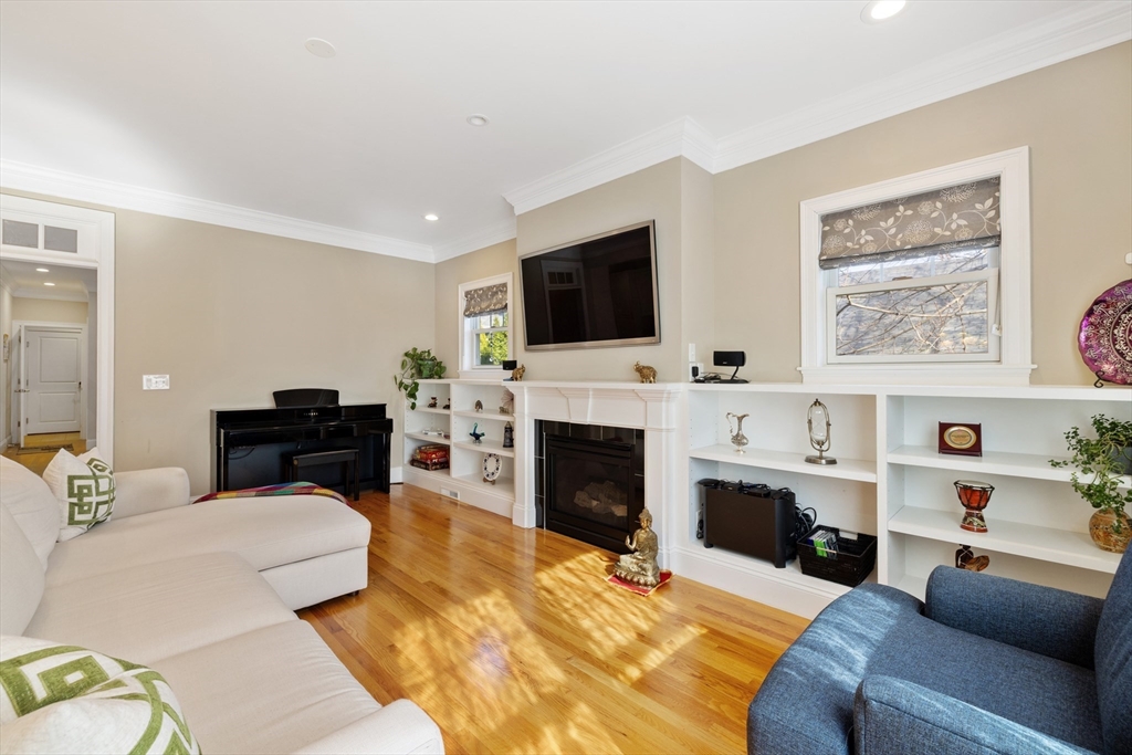 7 Middleby Road Lexington, MA 02421 - Photo 3 of 42