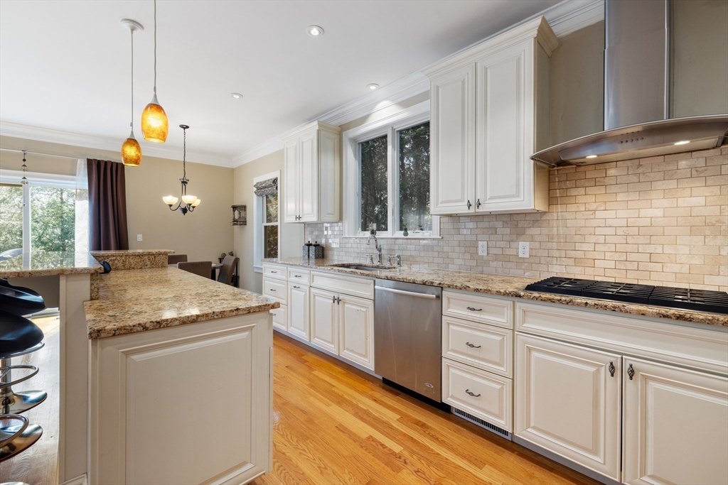 7 Middleby Road Lexington, MA 02421 - Photo 6 of 42
