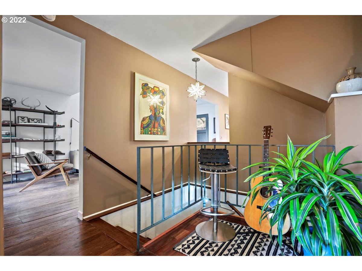 10316 Northwest Thompson Road Portland, OR 97229 - Photo 13 of 32 Gallery Image 13